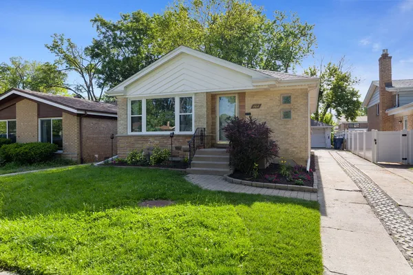 $645,000 | 604 Lavergne Avenue, Wilmette, IL 60091