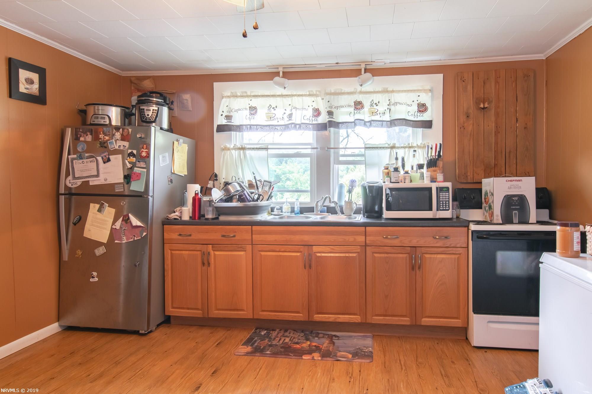616 Sinking Creek Road Pembroke, VA 24136 - Photo 28 of 32 Gallery Image 28