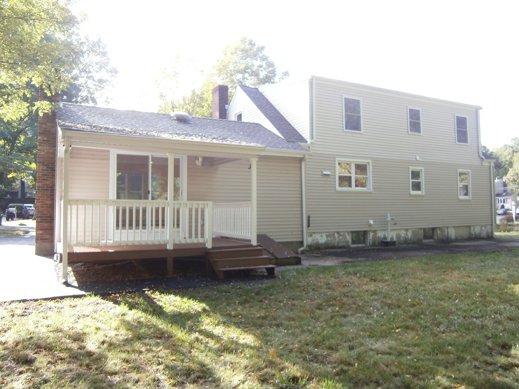 19 Sandra Road Walpole, MA 02032 - Photo 3 of 20 Gallery Image 3