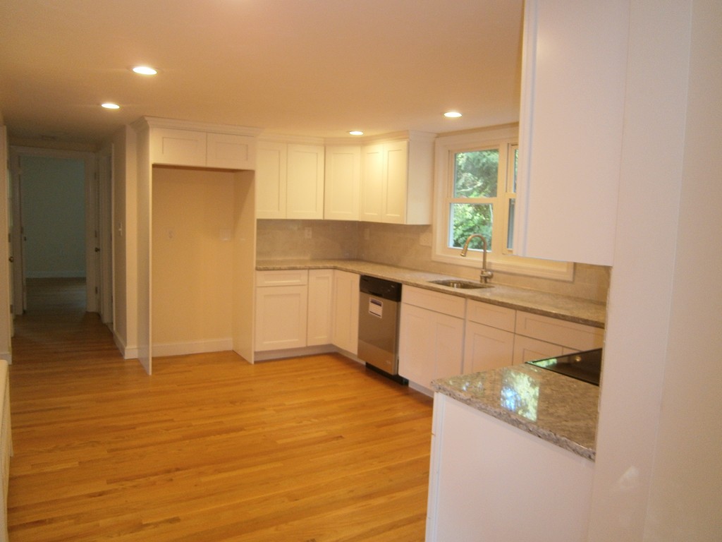 19 Sandra Road Walpole, MA 02032 - Photo 7 of 20 Gallery Image 7