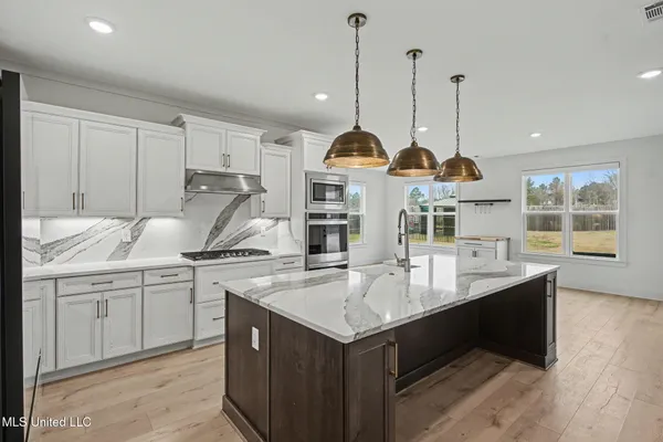 $675,000 | 13764 River Grove Lane, Olive Branch, MS 38654