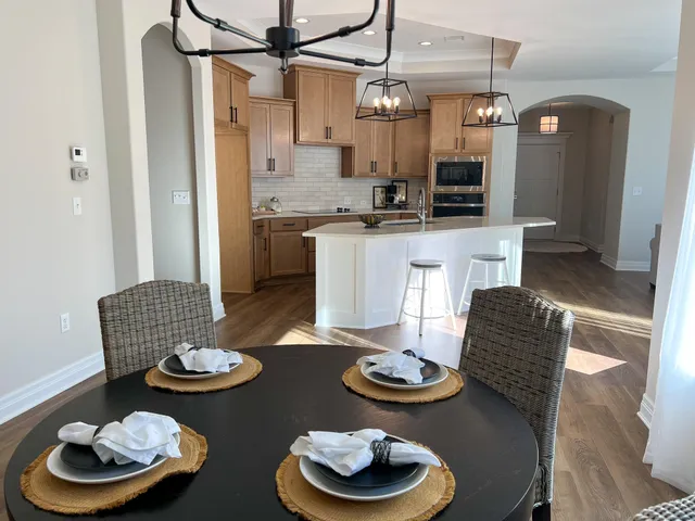 $414,000 | 925 East Cross Crk Court, Derby, KS 67037