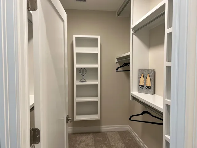 $414,000 | 925 East Cross Crk Court, Derby, KS 67037