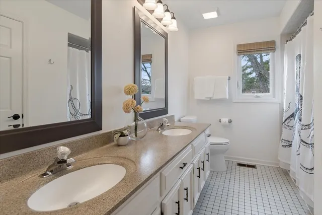 $850,000 | 2243 Aster Court, Naperville, IL 60565