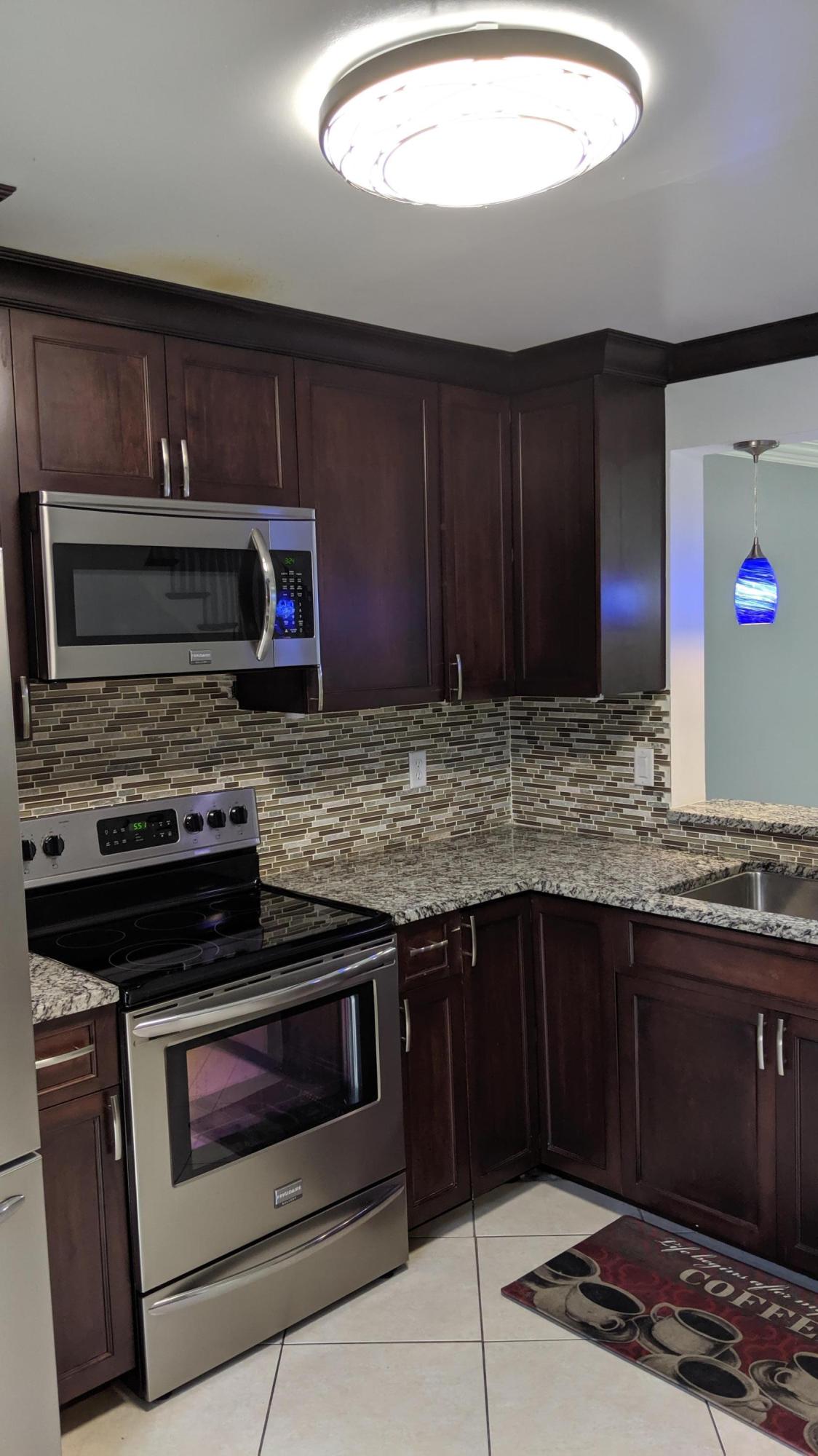 6288 Walk Circle Boca Raton, FL 33433 - Photo 6 of 25 Kitchen