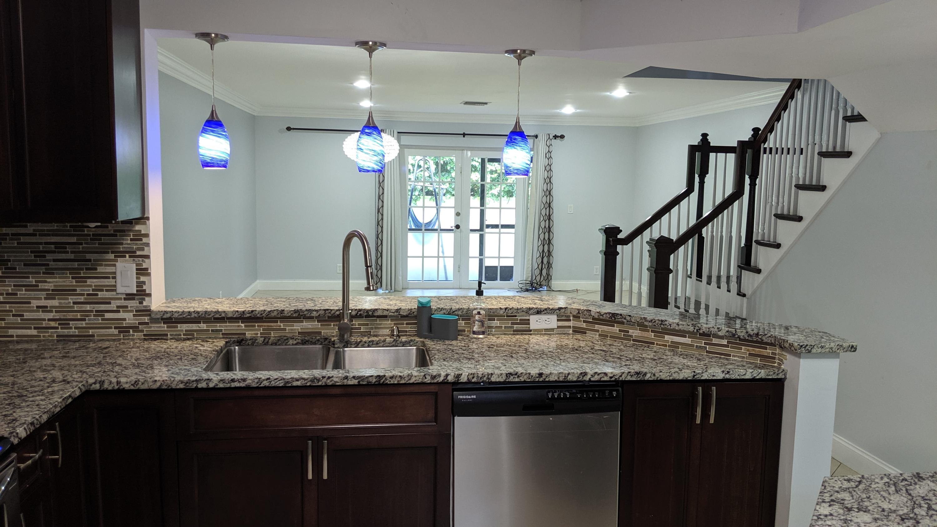 6288 Walk Circle Boca Raton, FL 33433 - Photo 7 of 25 Kitchen