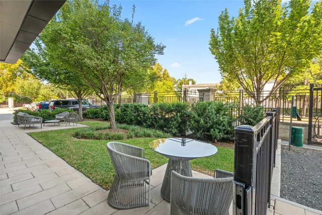 $2,730,000 | 6017 Memorial Drive, Unit 202, Houston, TX 77007