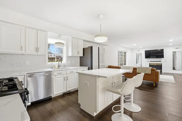 $484,900 | 1673 Parkway Avenue, Shakopee, MN 55379