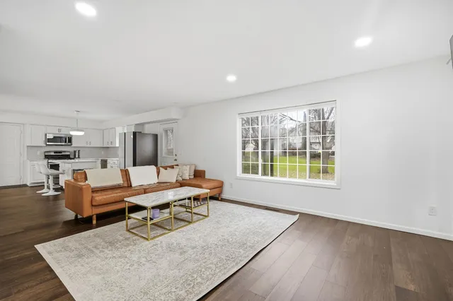 $484,900 | 1673 Parkway Avenue, Shakopee, MN 55379