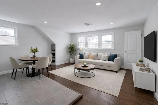 $2,400 | 308 Seaton Avenue, Roselle Park, NJ 07204