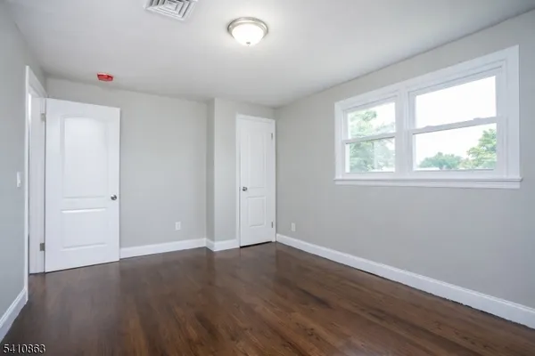 $2,400 | 308 Seaton Avenue, Roselle Park, NJ 07204