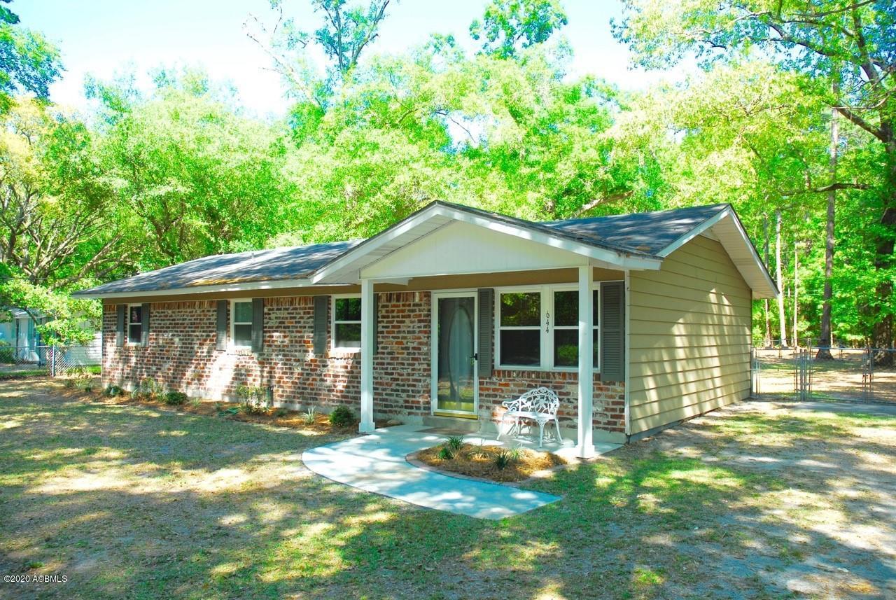 644 Sams Point Road Beaufort, SC 29907 - Photo 2 of 17 SP5