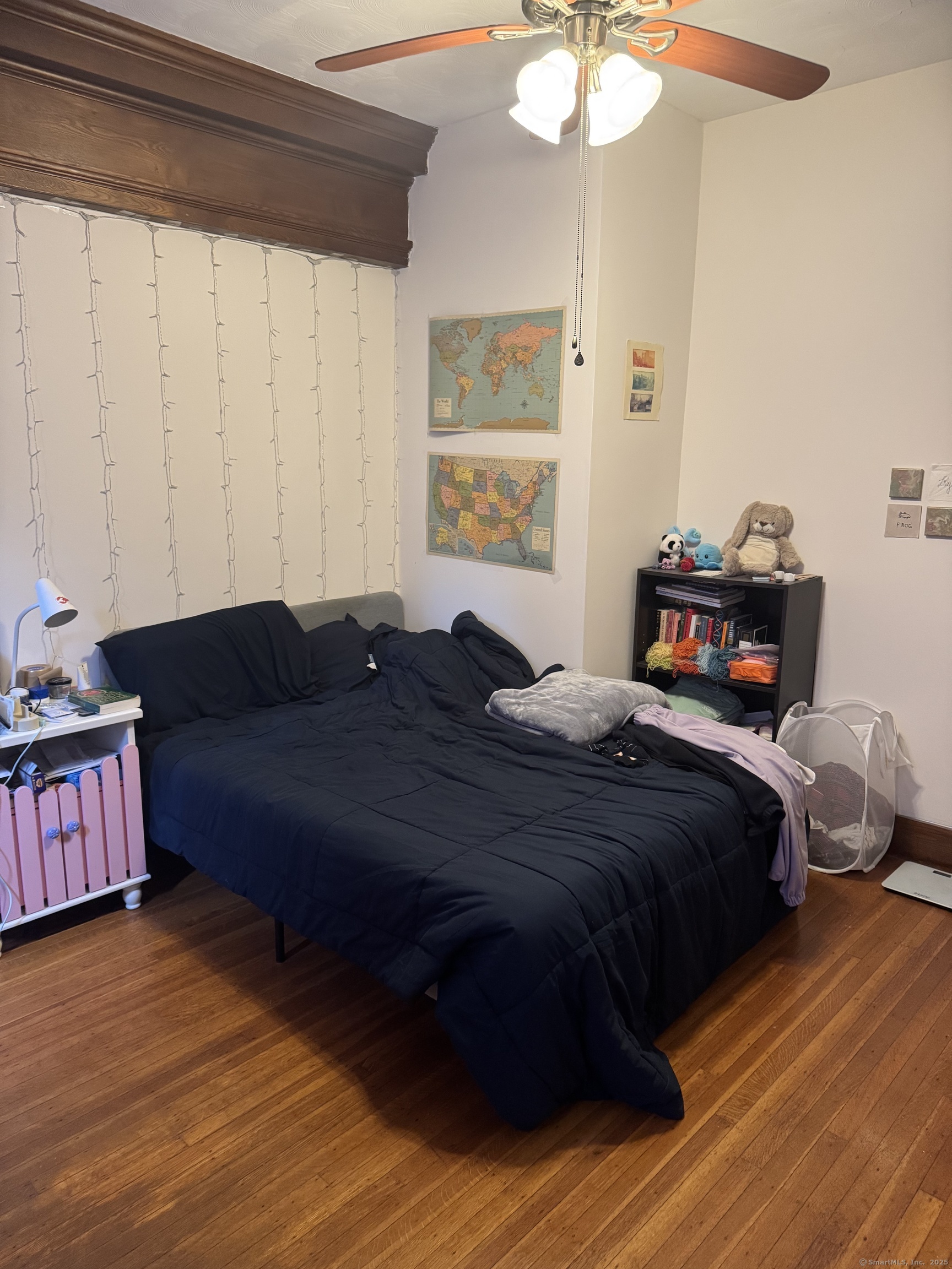 250 Willow Street, Unit 2 New Haven, CT 06511 - Photo 14 of 25 a bedroom with a bed and window