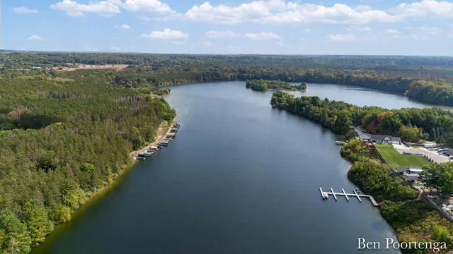 $100,000 | 21919 Hilltop Circle, Stanwood, MI 49346