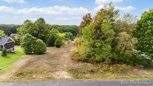 $100,000 | 21919 Hilltop Circle, Stanwood, MI 49346