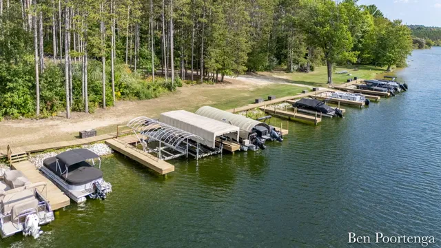 $100,000 | 21919 Hilltop Circle, Stanwood, MI 49346