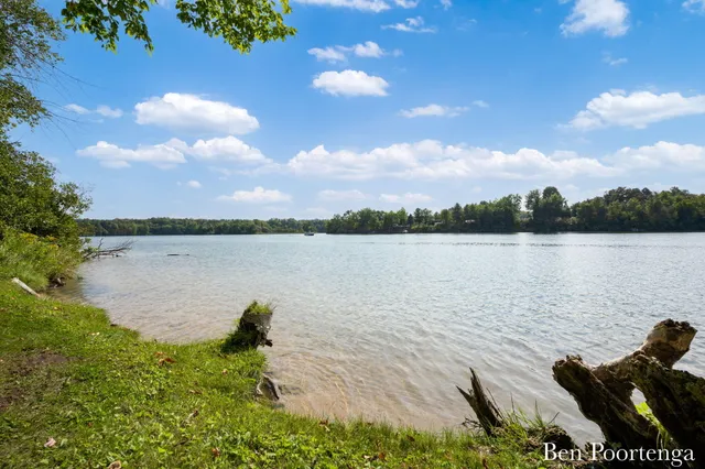 $100,000 | 21919 Hilltop Circle, Stanwood, MI 49346