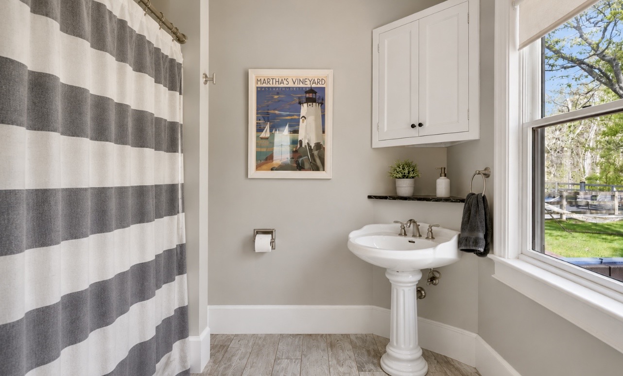 10 North Bog Road Edgartown, MA 02539 - Photo 23 of 37