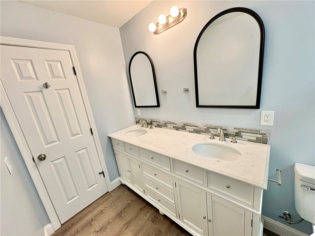 113 Aycock Drive Anderson, SC 29621 - Photo 10 of 20 Guest bathroom