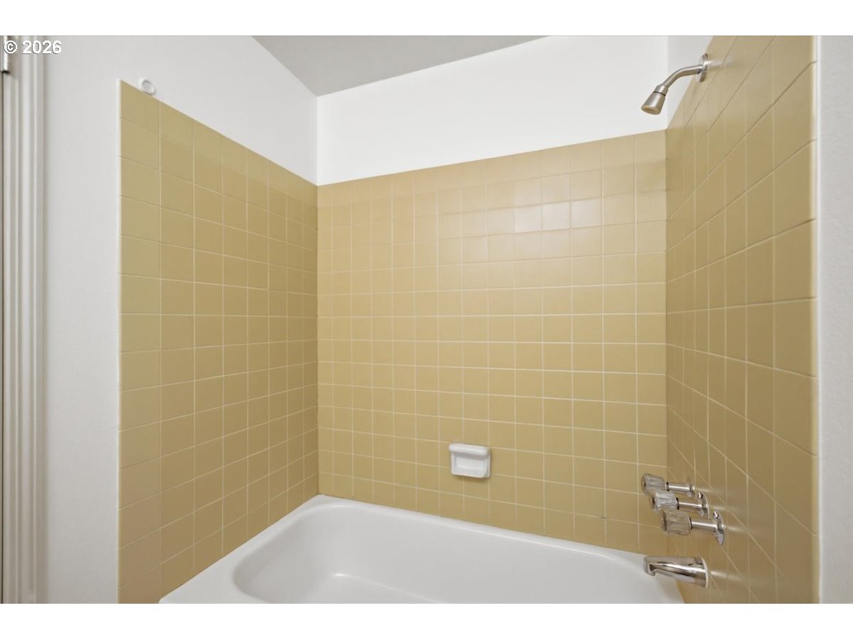 895 Northwest 3rd Street Gresham, OR 97030 - Photo 21 of 41