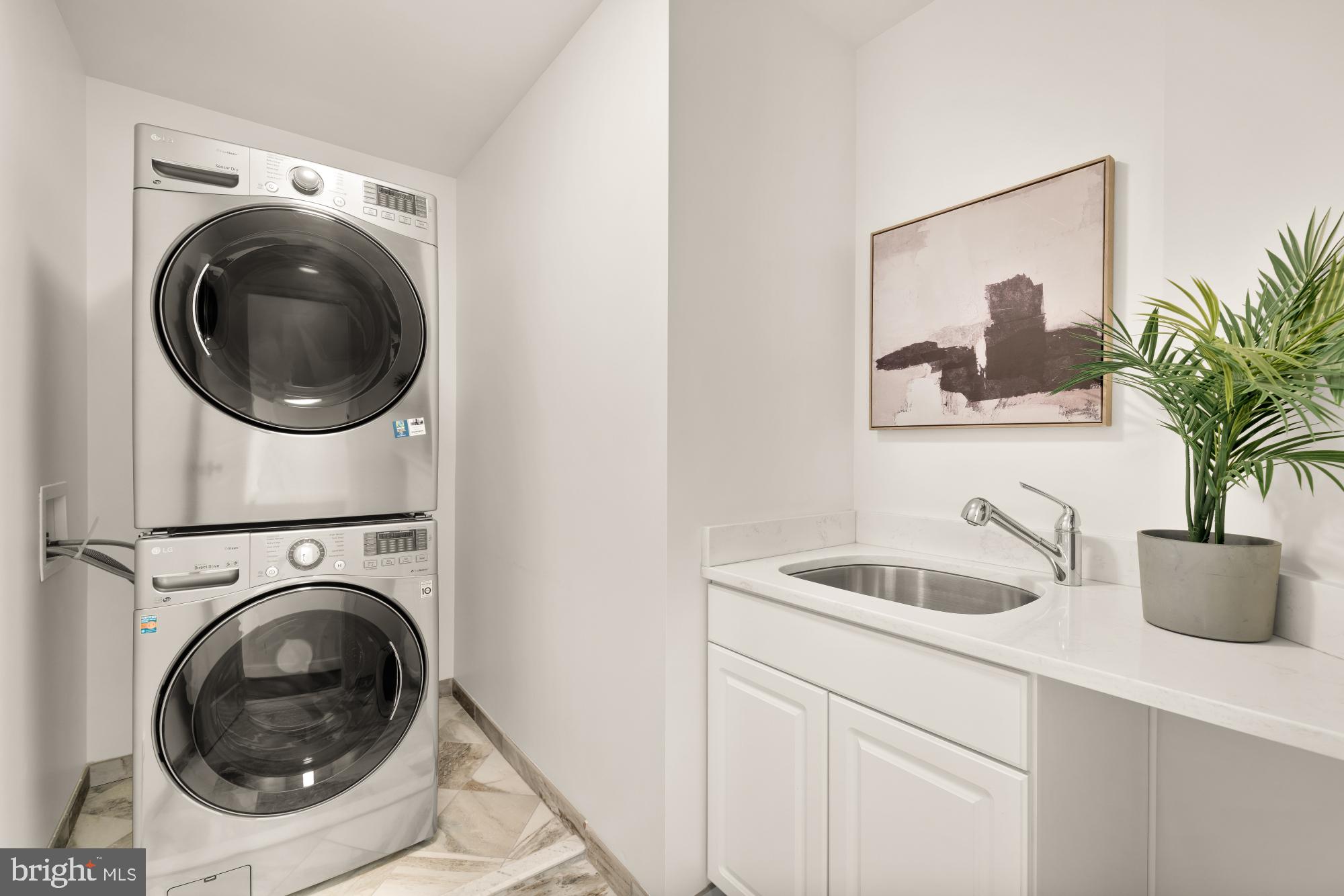 4609 Glenbrook Parkway Bethesda, MD 20814 - Photo 36 of 62 LAUNDRY