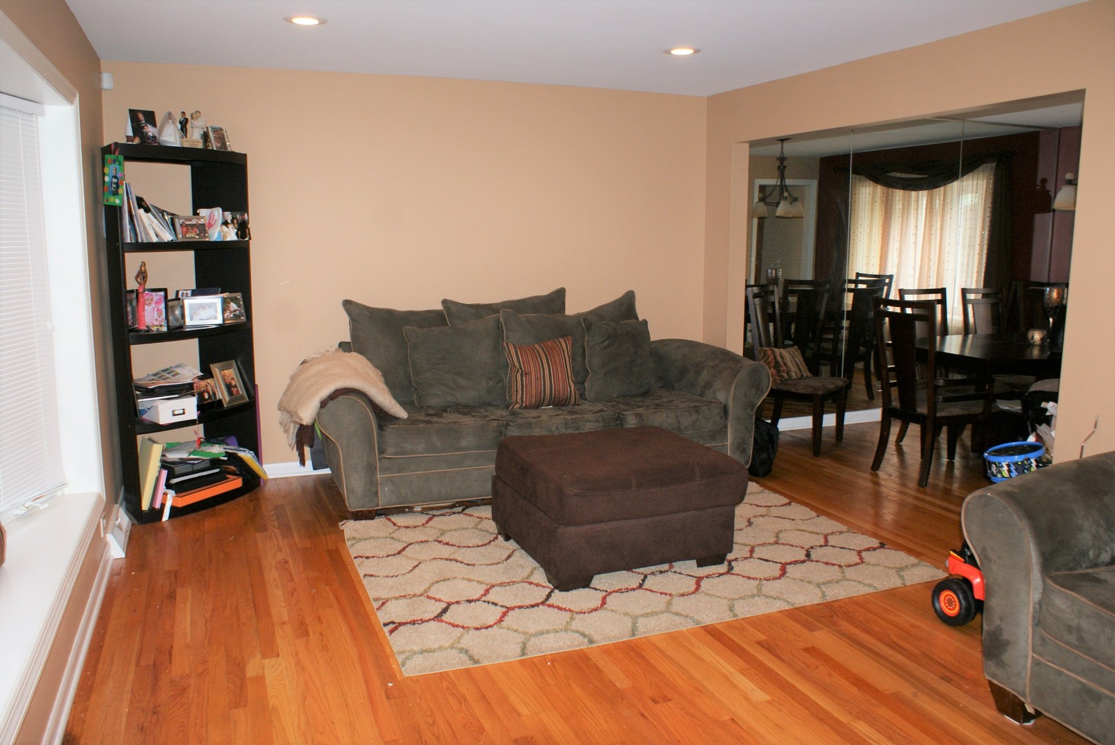 5737 West Maple Avenue Berkeley, IL 60163 - Photo 2 of 15