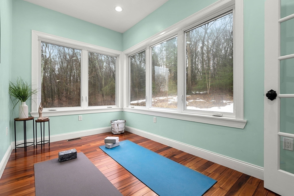 98 R Walnut Street Shrewsbury, MA 01545 - Photo 19 of 42