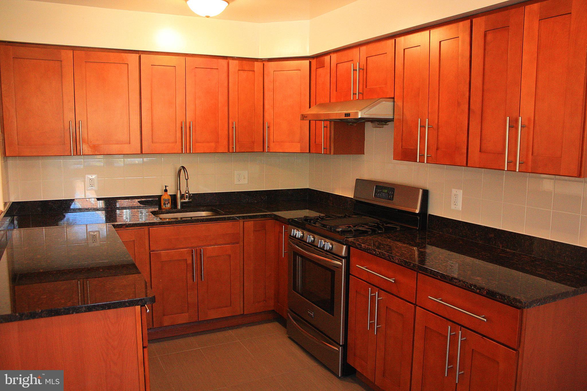 3315 Belgreen Road Philadelphia, PA 19154 - Photo 11 of 32 Dining Area and Kitchen