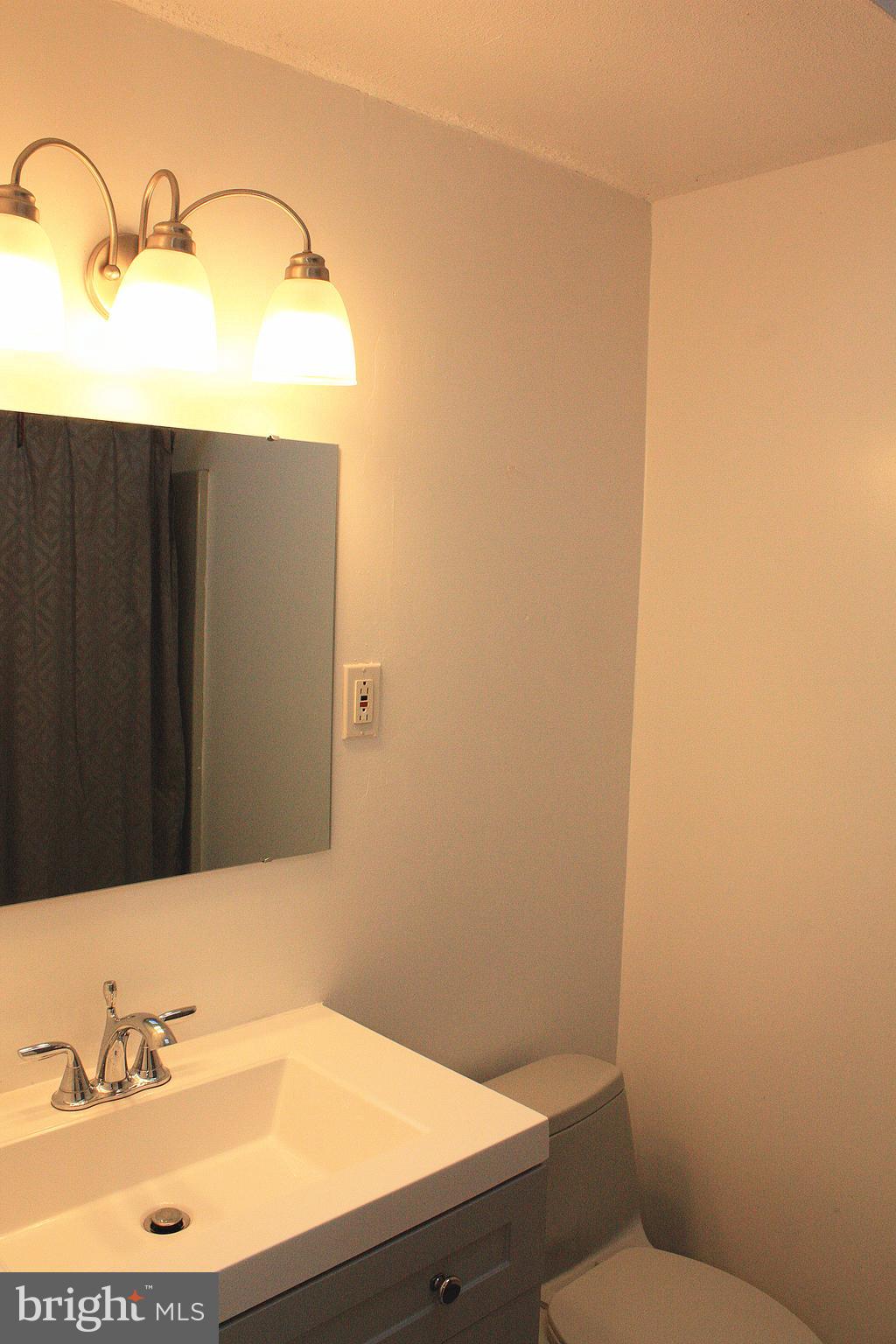 3315 Belgreen Road Philadelphia, PA 19154 - Photo 17 of 32 Full Bathroom
