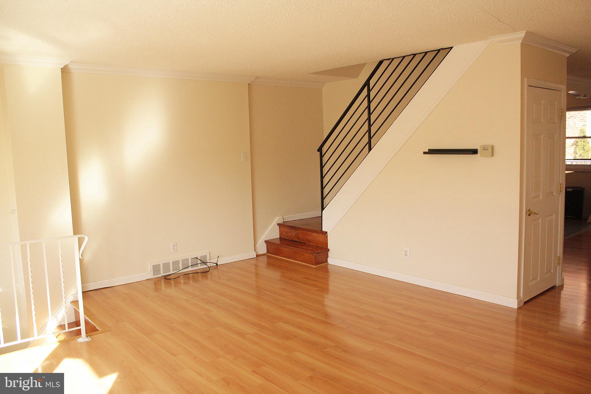 3315 Belgreen Road Philadelphia, PA 19154 - Photo 6 of 32 Living Room