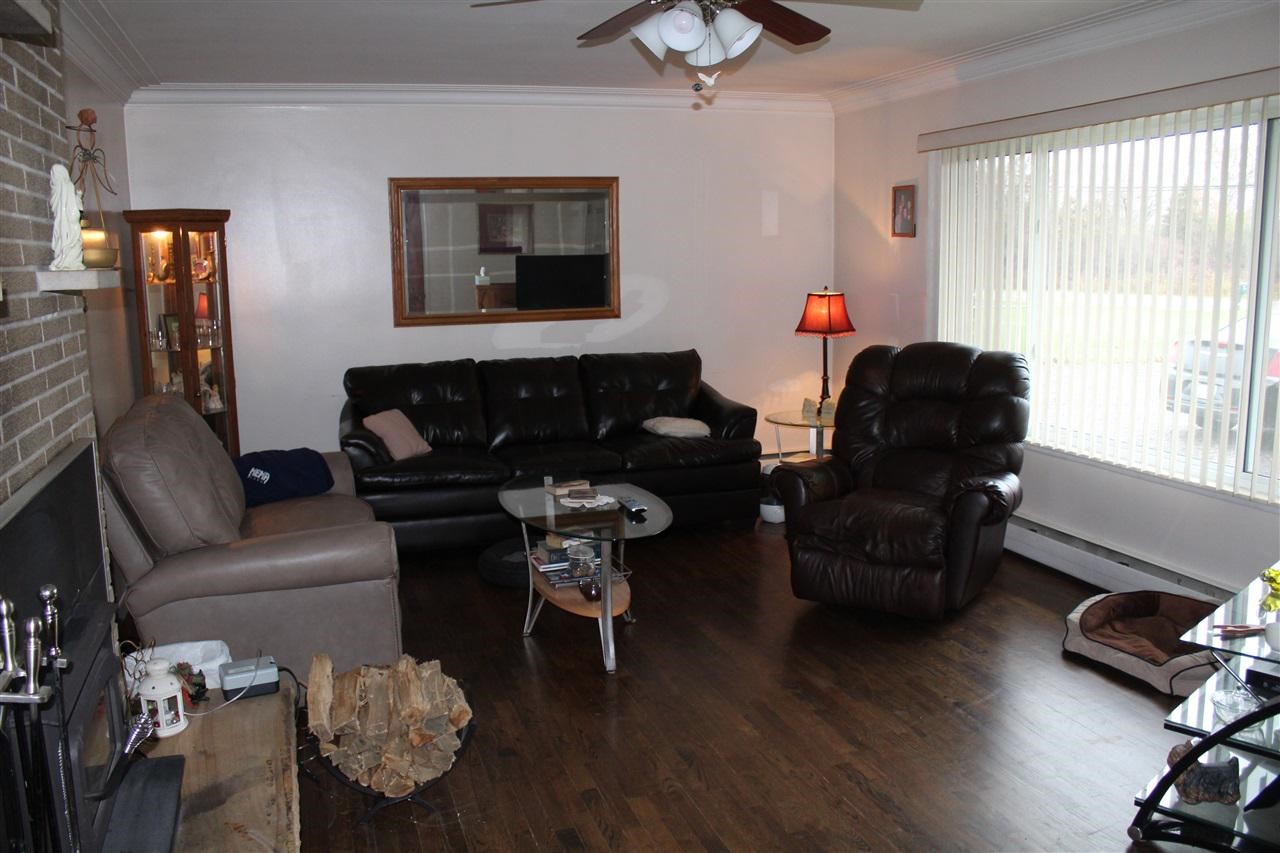 9436 East Richfield Road Davison, MI 48423 - Photo 6 of 20 21523941-5.JPG