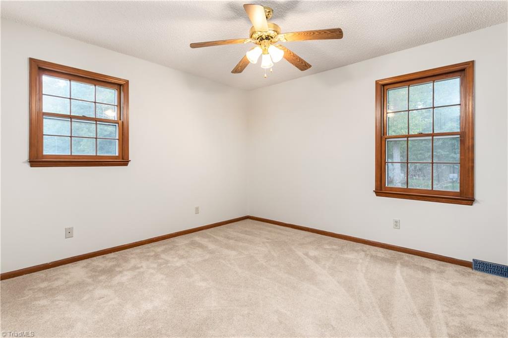 6002 Hunters Ridge Court Lexington, NC 27295 - Photo 26 of 35 Gallery Image 26