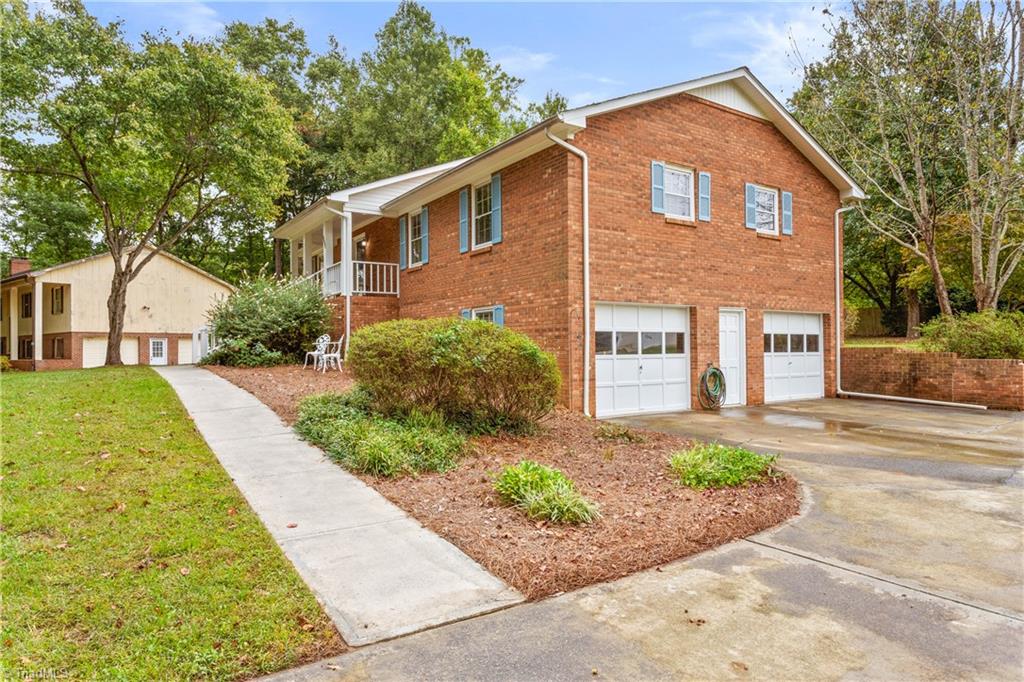 6002 Hunters Ridge Court Lexington, NC 27295 - Photo 4 of 35 Gallery Image 4