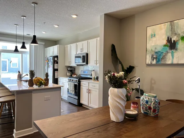 $2,595 | 5021 Useppa Trail, Woodbury, MN 55129