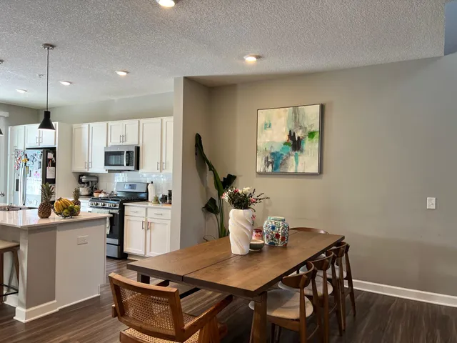 $2,595 | 5021 Useppa Trail, Woodbury, MN 55129