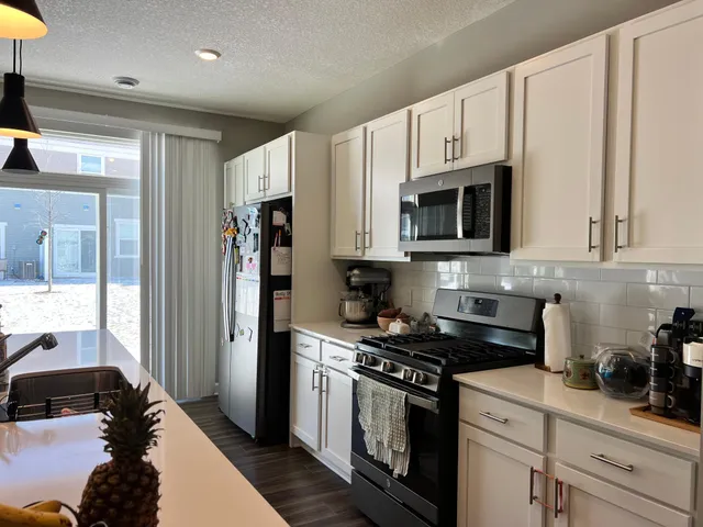 $2,595 | 5021 Useppa Trail, Woodbury, MN 55129