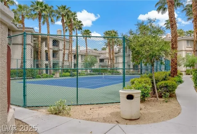 $1,200 | 7143 South Durango Drive, Unit 305, Las Vegas, NV 89113