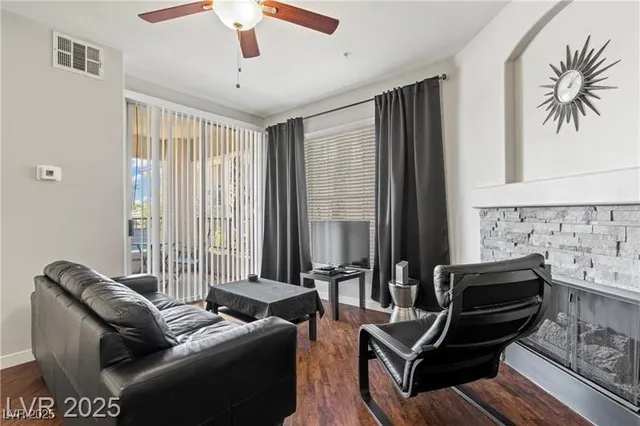 $1,200 | 7143 South Durango Drive, Unit 305, Las Vegas, NV 89113