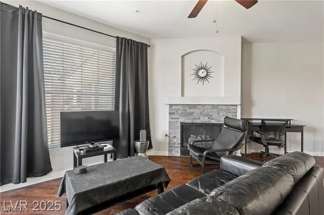$1,200 | 7143 South Durango Drive, Unit 305, Las Vegas, NV 89113