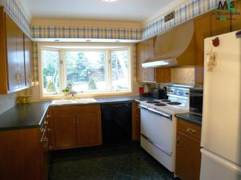 23 Harbor Hill Road Grosse Pointe, MI 48236 - Photo 5 of 11 854156-4.JPG