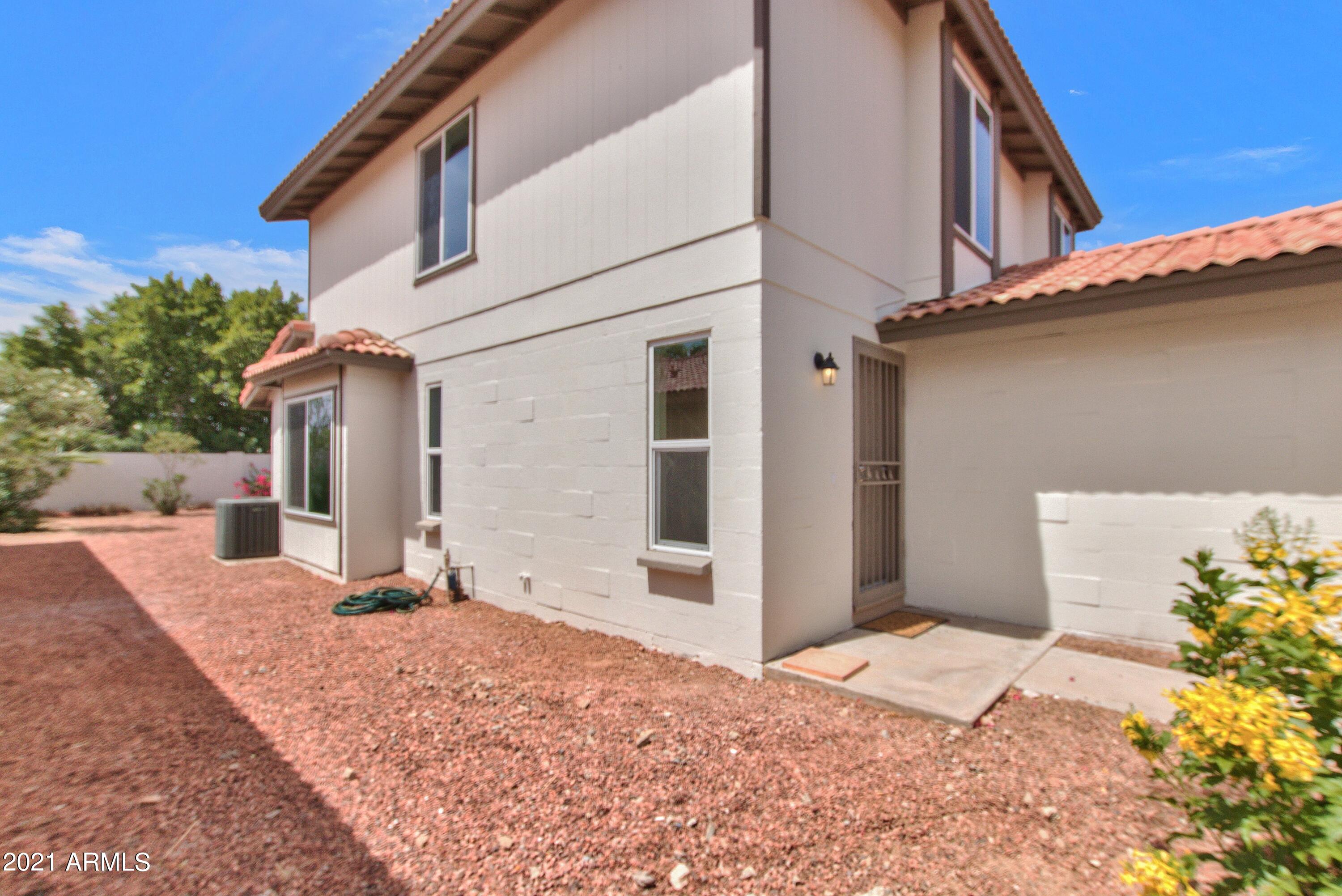 4353 East Corral Road Phoenix, AZ 85044 - Photo 4 of 32 04