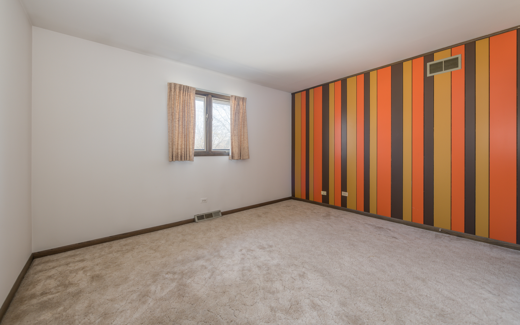 14400 Shepard Drive Dolton, IL 60419 - Photo 22 of 55 a view of an empty room with a window