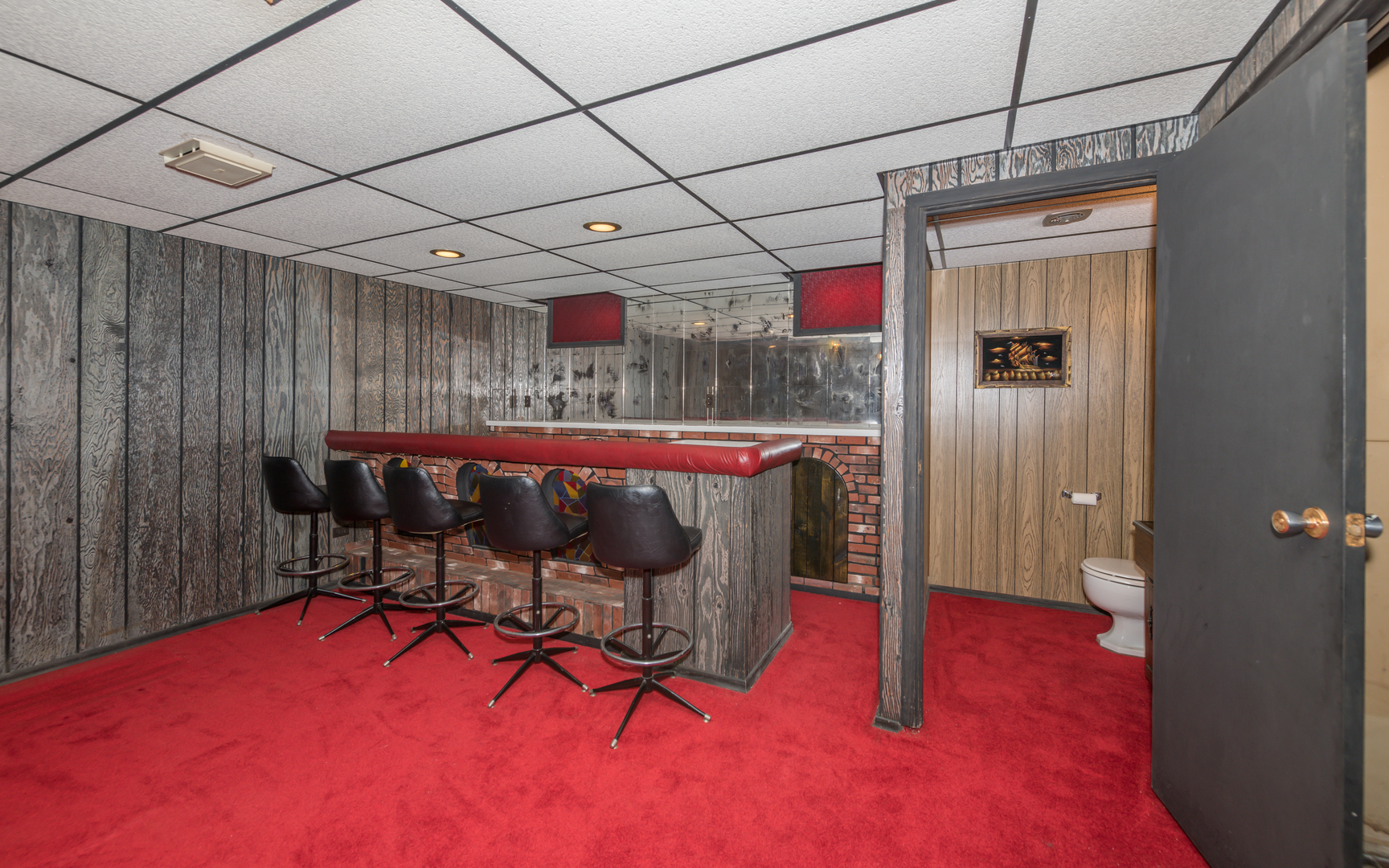 14400 Shepard Drive Dolton, IL 60419 - Photo 26 of 55 a room with musical instruments