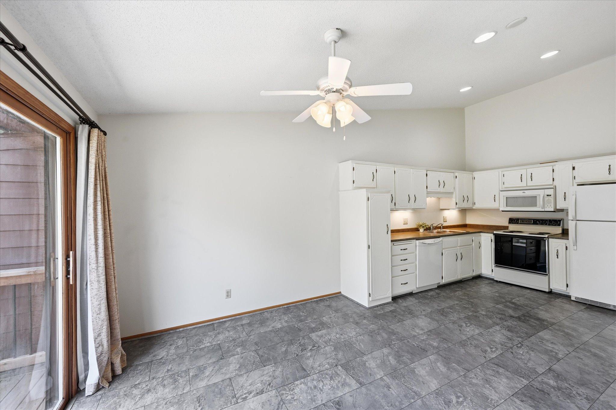 4029 Silver Lake Road Northeast St. Anthony, MN 55421 - Photo 4 of 32