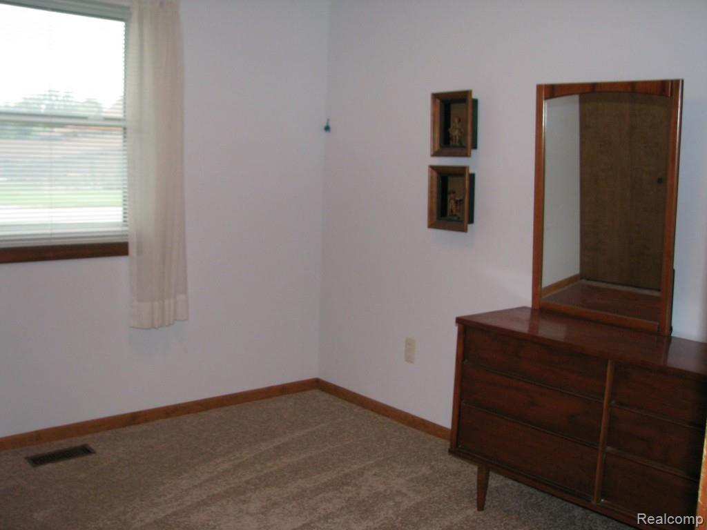 9334 Hilton Road Brighton, MI 48114 - Photo 24 of 34 Bedroom 3 v1