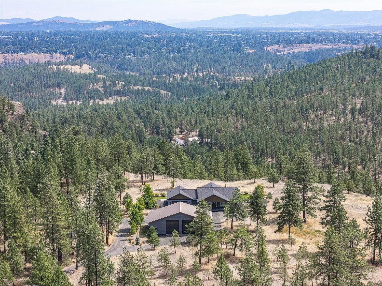 7015 West Rim Lane Spokane, WA 99224 - Photo 1 of 50 Gallery Image 1