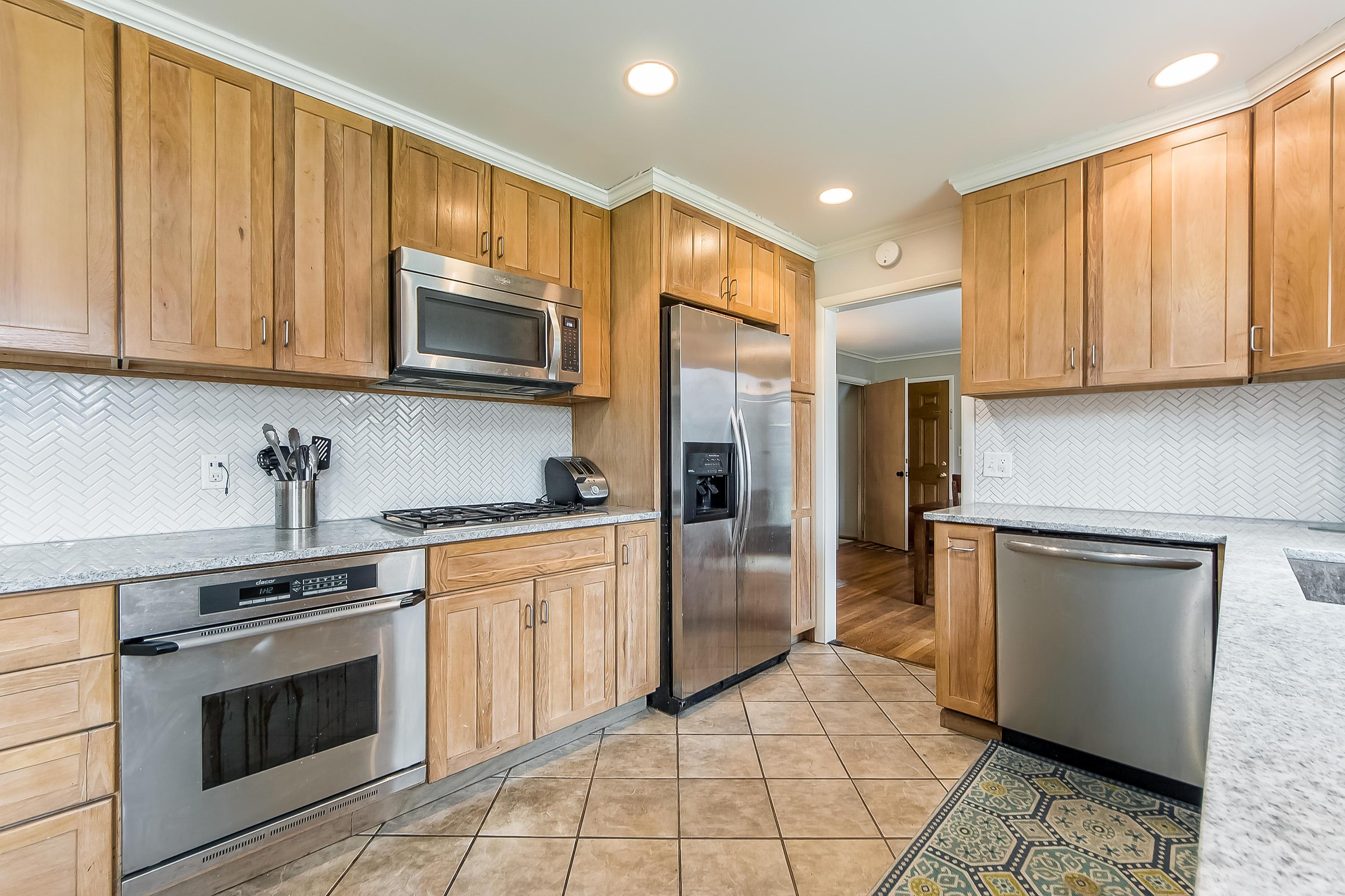 3868 Chevington Road Columbus, OH 43220 - Photo 11 of 32