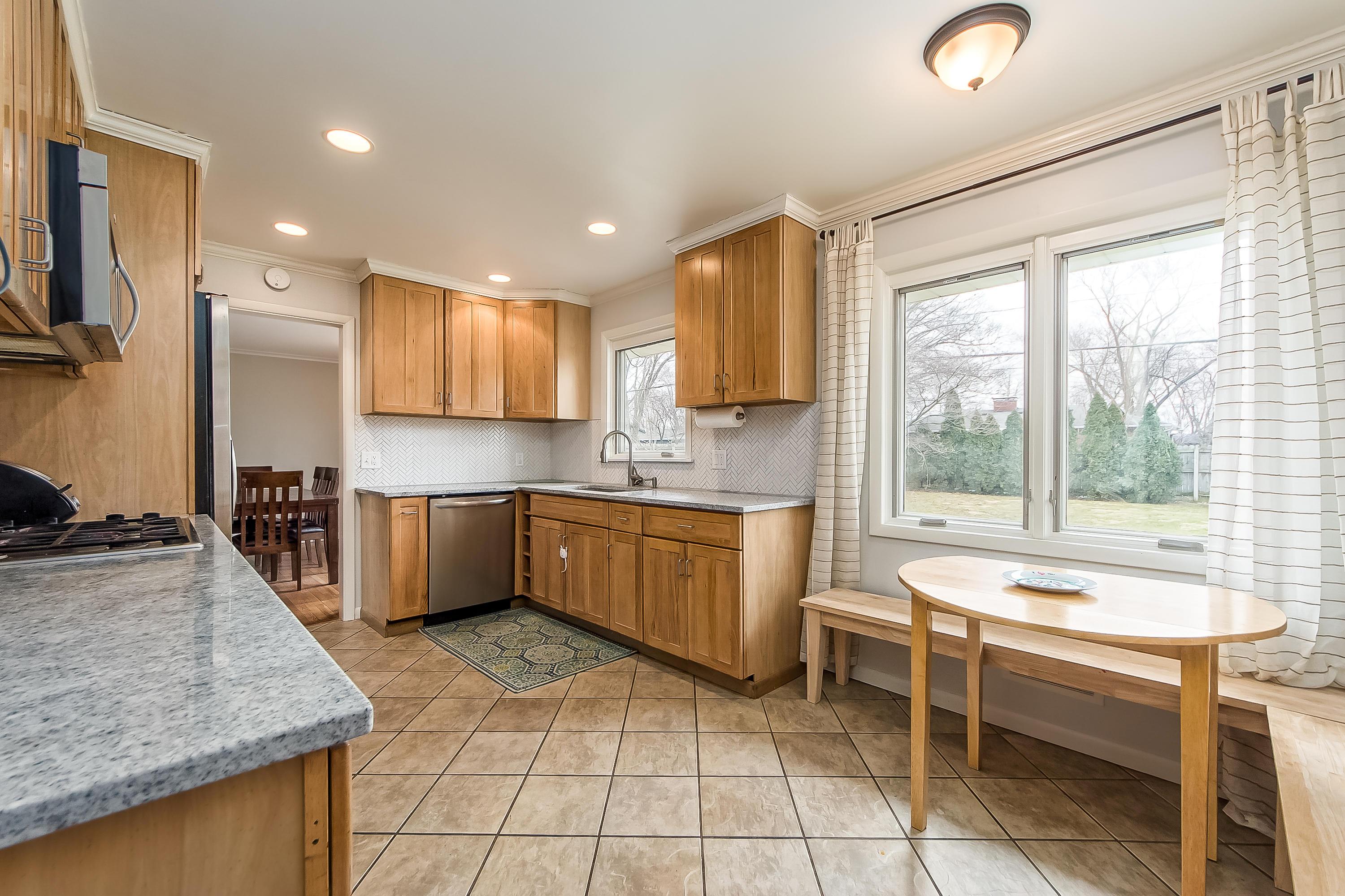 3868 Chevington Road Columbus, OH 43220 - Photo 12 of 32