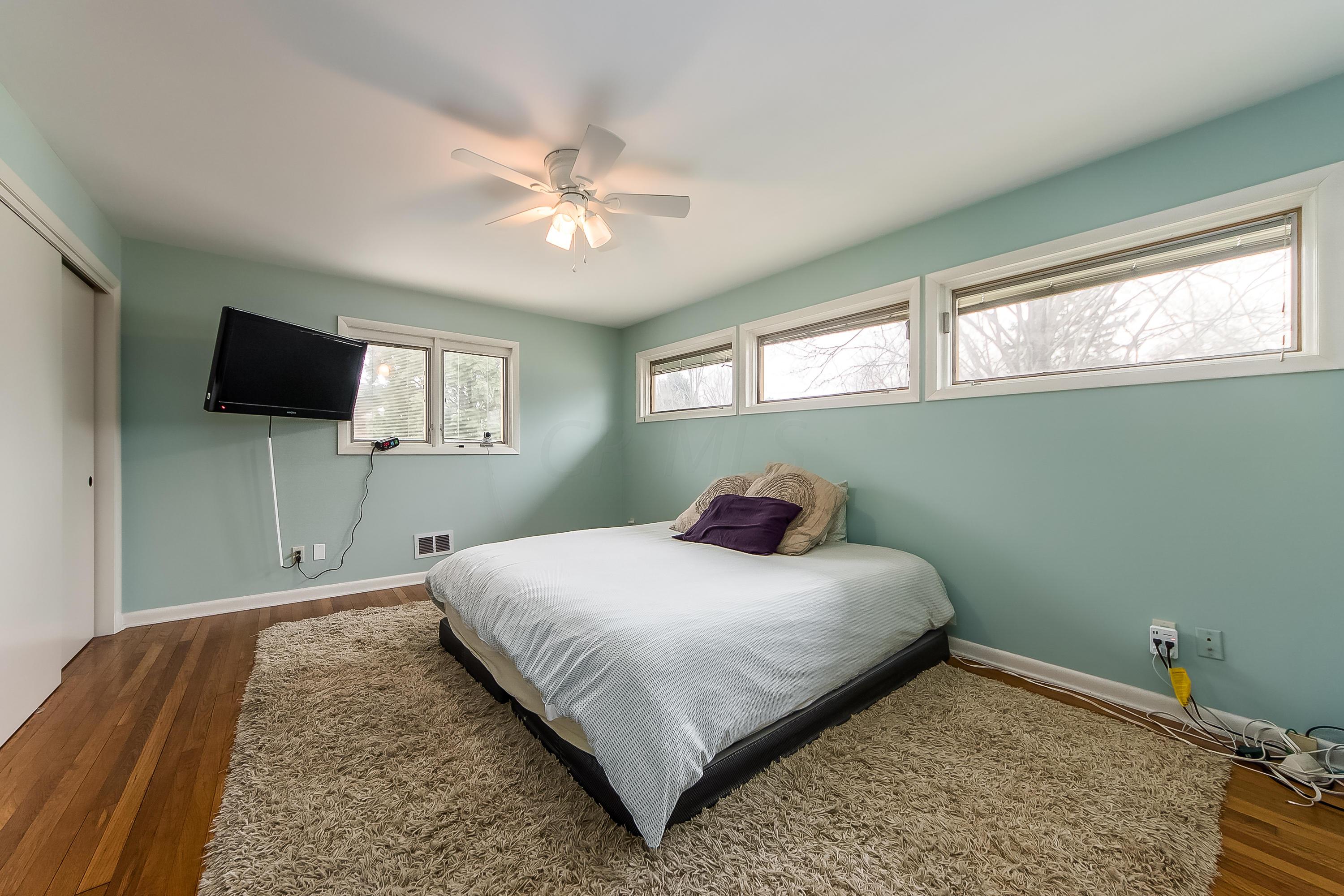 3868 Chevington Road Columbus, OH 43220 - Photo 16 of 32