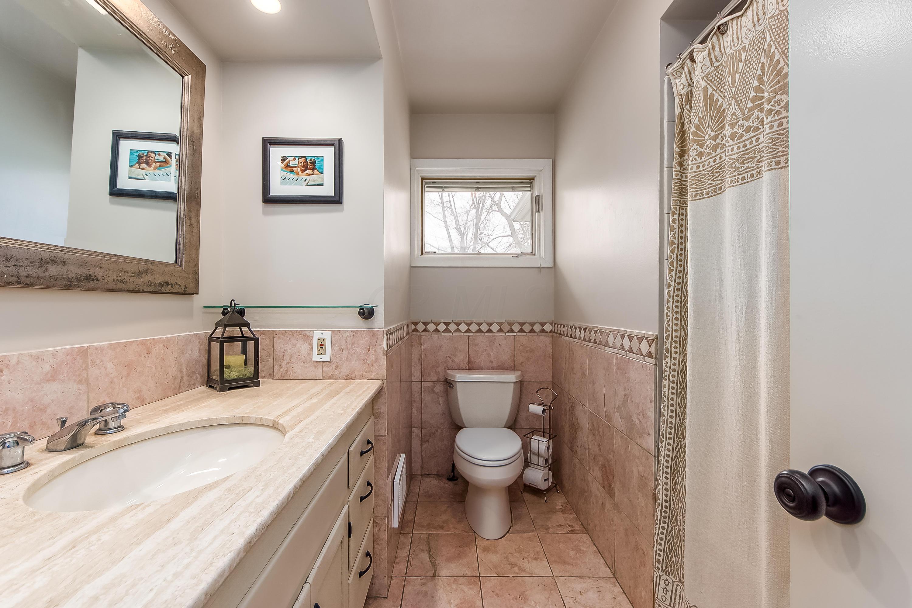 3868 Chevington Road Columbus, OH 43220 - Photo 22 of 32